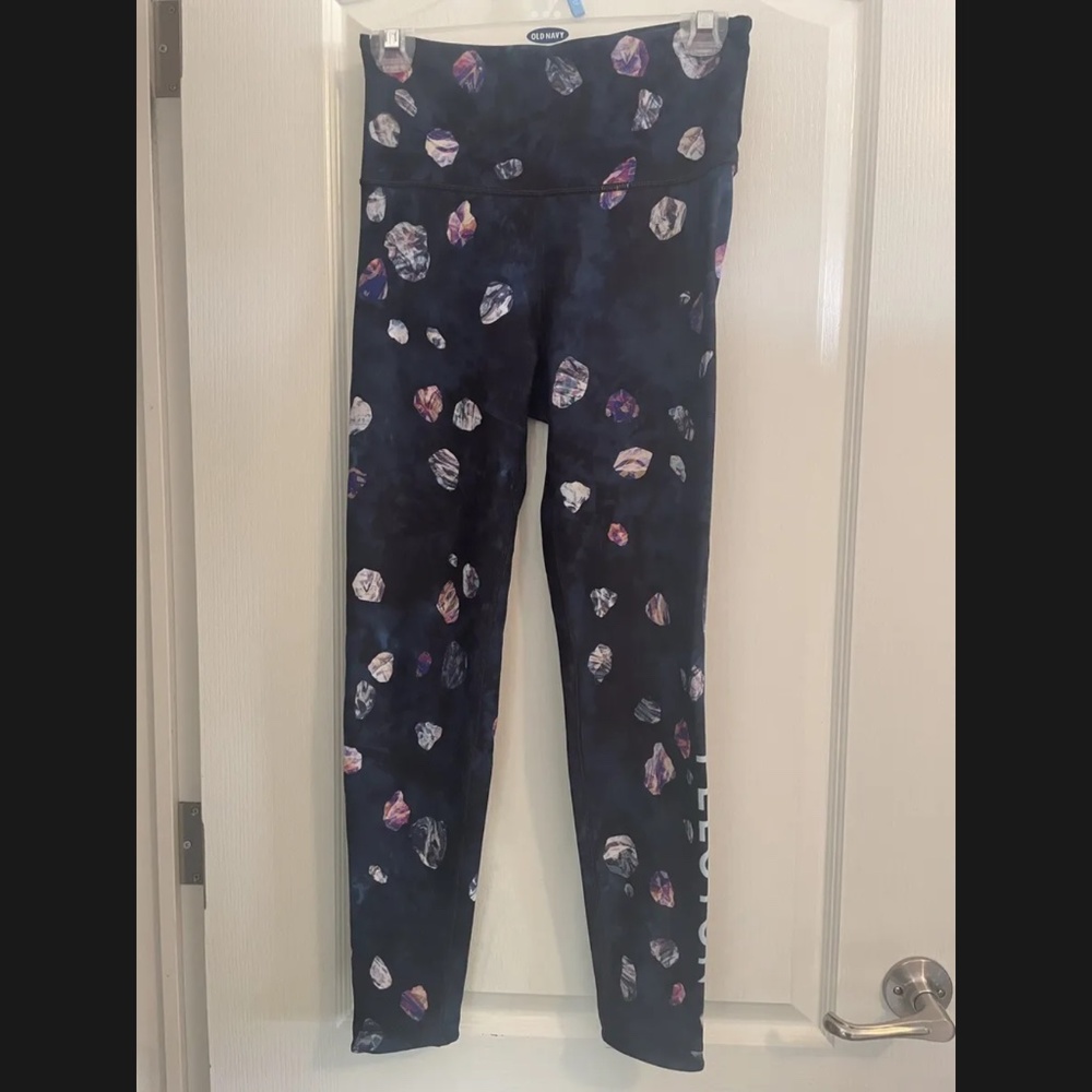 PELOTON WOMEN’S WITH LEGGINGS SIZE MEDIUM